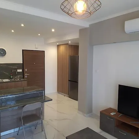 Luxury One Bedroom - Seafront 利马索尔