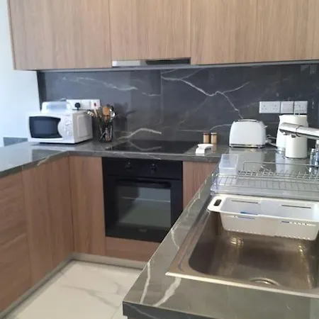 Luxury One Bedroom - Seafront *