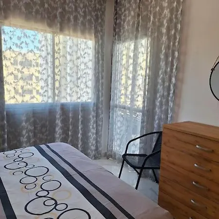 Luxury One Bedroom - Seafront דירה לימסול